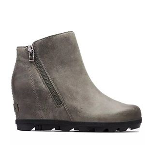 Sorel Women's Joan of Arctic Wedge III Zip Boot — Waterproof Wedge Boots. Quarry